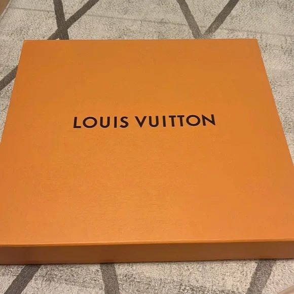 Louis Vuitton Neverfull MM - Picture 10 of 14